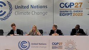 A panel of speakers including Sama Bilbao y Leon at the COP27 climate change conference