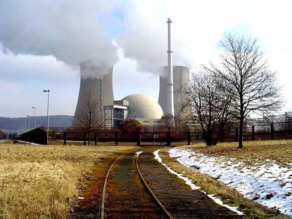 Operating Grohnde nuclear power plant